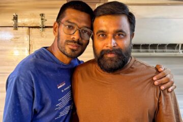 *’யாத்திசை’ பட இயக்குநரின் அடுத்தப் படத்தில் இணைந்துள்ளார் நடிகர் சசிகுமார்!*  *அவரது பிறந்தநாளை முன்னிட்டு படத்தின் அட்டகாசமான போஸ்டரை படக்குழு வெளியிட்டுள்ளது!*  நல்ல கதையம்சம் கொண்ட படங்களை ரசிகர்கள் கொண்டாடத் தவறுவதில்லை. அந்த வகையில், நல்ல படங்களை கொடுக்க வேண்டும் என்ற நோக்கத்துடன் திரைத்துறையில் களம் இறங்கி இருக்கும் தயாரிப்பாளர் ஜே. கமலக்கண்ணனின் ஜே.கே. ஃபிலிம் இண்டர்நேஷனல் தயாரிப்பு நிறுவனம் தனது முதல் படத்தை அறிவித்துள்ளது. இன்னும் தலைப்பிடப்படாத இந்தப் படத்தை விமர்சன ரீதியாக பாராட்டப்பட்டு, வணிகரீதியாகவும் வெற்றி பெற்ற ‘யாத்திசை’ பட இயக்குநர் தரணி ராசேந்திரன் இயக்குகிறார். இந்தப் படத்தில் நடிகர் சசிகுமார் முக்கியமான சிறப்பு கதாபாத்திரத்தில் நடிக்கிறார். அவரது பிறந்தநாளை முன்னிட்டு படத்தின் போஸ்டரை படக்குழு வெளியிட்டுள்ளது.   படம் குறித்து இயக்குநர் தரணி ராசேந்திரன் பகிந்து கொண்டதாவது, “நடிகர் சசிகுமார் எங்கள் கதையில் நடிக்க ஒப்புக் கொண்டது பெருமகிழ்ச்சி. பிரிட்டிஷ் சகாப்தத்தின் பின்னணியில் அமைக்கப்பட்ட இந்த கதையில், அவர் ஐஎன்ஏ அதிகாரியாக நடிக்கிறார். இந்த படத்தின் சுவாரஸ்யமான விஷயமாக ஆக்‌ஷன் காட்சிகள் இருக்கும்” என்கிறார்.   நடிகர்கள் தேர்வு குறித்து கேட்டபோது, “சசிகுமார் சார் தவிர வேறு யாரையும் இந்தக் கதாபாத்திரத்திற்கு கற்பனை செய்துகூட பார்க்க முடியவில்லை. அந்த அளவிற்கு தன் நடிப்பால் கதாபாத்திரத்தையும் படத்தையும் மெருகேற்றியுள்ளார் சசிகுமார். ‘டூரிஸ்ட் ஃபேமிலி’ படத்தின் வெற்றிக்குப் பின்பு அவர் இந்தப் படத்தின் கதையை கேட்டு உடனே ஒத்துக்கொண்டது எங்களுக்கு ஆச்சரியமான விஷயம்” என்றார்.   படப்பிடிப்பு 70 சதவீதம் நிறைவடைந்த நிலையில், ஜே.கே. ஃபிலிம் இன்டர்நேஷனல் இன்னும் பெயரிடப்படாத இந்தப் படத்தை பிரம்மாண்டமாக தயாரித்து வருகிறது.   சேயோன், பவானி ஸ்ரீ, சமுத்திரக்கனி, ஷிவதா, கிஷோர் உள்ளிட்ட பலர் இந்த படத்தில் நடித்துள்ளனர். நடிகர் சசிகுமாருக்கும் படக்குழு தங்களது வாழ்த்துக்களை தெரிவித்துள்ளது. படம் குறித்தான அடுத்தடுத்த அறிவிப்புகள் விரைவில் வெளியாகும்.!