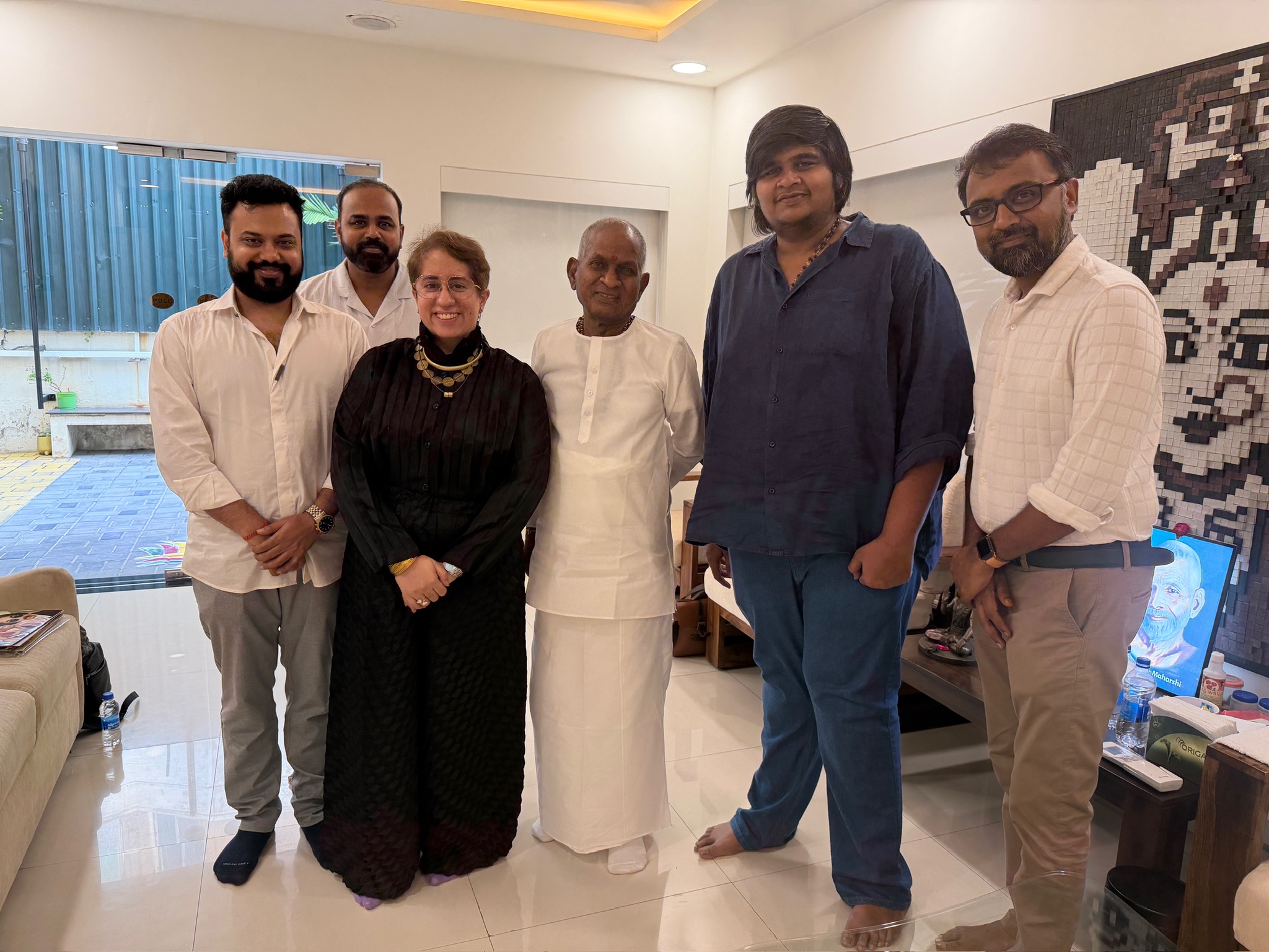 *இசைஞானி இளையராஜாவுடன் தனது பத்தாவது படத்திற்காக கைக்கோத்த இயக்குநர் கார்த்திக் சுப்புராஜ்!*
