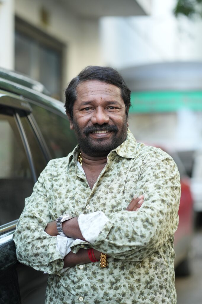திரையரங்குகளில் செப்டம்பர் 17 ஆம் தேதி  வெளியாகும் ‘என்ன விலை’ திரைப்படத்தின் மூலம் திரையுலகில் 25 ஆண்டுகளை நிறைவு செய்யும் நடிகர் கருணாஸ்!
