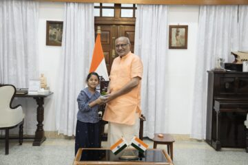 ஏழு வயதே ஆகும் ரூஹி மொஹஸ்ஸாப் இந்தியாவின் மாண்புமிகு குடியரசுத் துணைத் தலைவரை சந்தித்தார்!